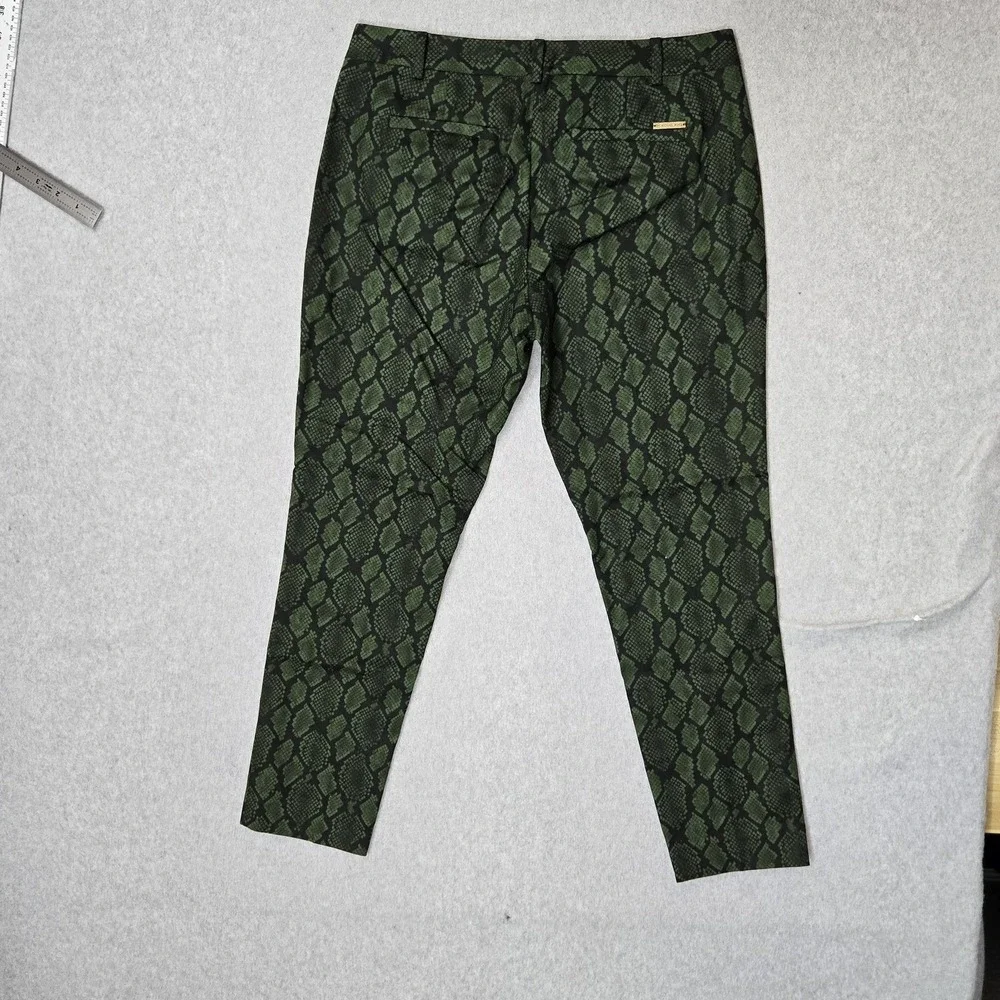 MICHAEL Kors Women Pants 8P Green Snakeskin Print Cropped Button 26